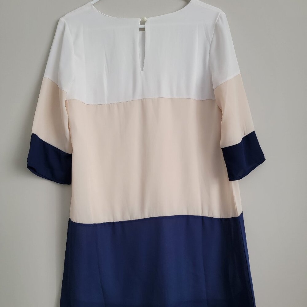 Colorblock Dress W/Back Keyhole - Picture 2 of 4